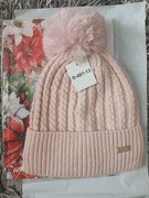 Czapka damska z pomponem 