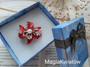 Broszka cudny kwiat w czerwieni 