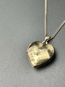 Srebrny wisiorek serce z diamentem + łańcuszek