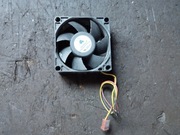 Wentylator do chłodzenia podzespołów elektronicznych 