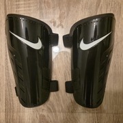 Ochraniacze piłkarskie Nike Park Guard sport futbol piłka nożna size L