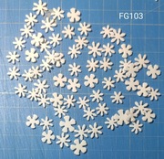 SCRAPKI KRAKÓW śliczne drobne białe kwiatuszki  z pianki BOY GIRL (FG103)