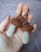 Handmade brelok grzybek na szydełku 