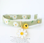 obroża w stokrotki zielona 51x2 cm