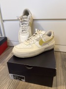 białe biało beżowe nike air force 1 fontanka 42