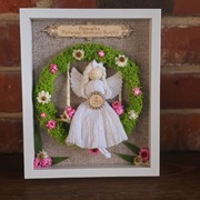 Aniol stróż w ramce z mchem chrobotkiem