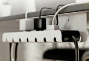 Organizator Biurkowy Na Kable Przedłużacz Organizer Biały Metalowy Pod Blat