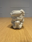 Doniczka betonowa dziewczynka