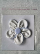 Kwiat - ozdoba sukienki, sweterka, bluzki, koszulki