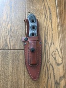 Oryginalny nóż CRKT dodatkowo malowany farbą creakote Midnight Bronze 