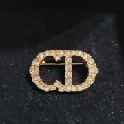 Luksusowa Broszka Christian Dior CD – Złota z Kryształami – Vintage Design
