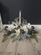 Stroik świąteczny. Dekoracja na święta ze świecą LED. Domki, renifer