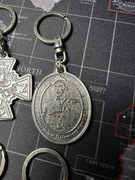 ,,Rój,, Mieczysław Dziemieszkiewicz brelok posrebrzany z karabińczykiem