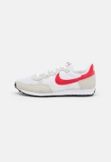 NIKE Challenger OG buty sportowe CW7645-100 449zł