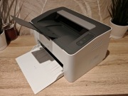 Drukarka laserowa HP 107a nowy toner i mały przebieg + kable
