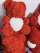 DUŻY MIŚ Z RÓŻ Z SERCEM 40 CM CZERWONY Z BIALYM