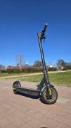 Hulajnoga elektryczna Segway Ninebot KickScooter Max G30.  Reda. 790 zł.