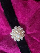 Aksamitka na szyję z perłowym kwiatem