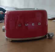 Nowy Toster SMEG TSF01RDEU (Czerwony) – Nieużywany, Okazja!