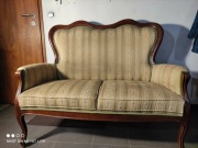 Sprzedam starą sofę  do renowacji