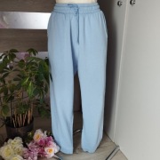 Nowe dresy damskie Sinsay, rozmiar XS, idealne na wiosnę!