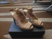 Szpilki Damskie Giulio Santoro By Presto - Rozmiar 38, Beżowe, Zadbane