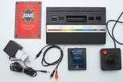 Atari 2600 Jr PAL + Uno Cart (gry), AV mod, joystick