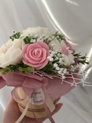 bukiet prezentowy ze świec sojowych. flower box