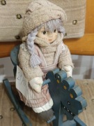 Kolekcjonerskie Lalka porcelanowa 18cm.  .w super stanie