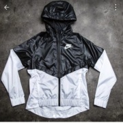 Kurtka nike rozmiar XS stan bdb windrunner jacket 