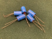 Kondensator elektrolityczny ELWA 220uF 10V NOS