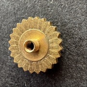 Duża płaska koronka do zegarka 7 mm | gwint 1,2 mm | tuleja 1,56 mm M61