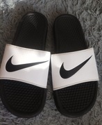 Klapki NIKE Benassi