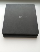 Konsola PlayStation 4