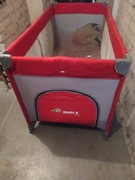 Łóżko turystyczne dla dziecka z materacem