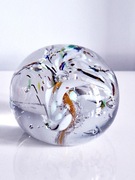 Duża kryształowa kula z kolorami 