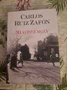 Książka " Miasto z mgły" Carlos Ruiz Zafon