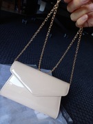 Torebka na łańcuszku NOWA elegancka skóra ekologiczna lakierowana beż