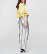 estradowe PULL & BEAR srebrne spodnie z połyskiem  r. 34 skinny