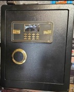 Sejf elektryczny, i na klucz :-) 