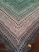 Szydełkowa chusta z wełną merino w składzie 