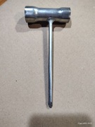 Klucz do pilarki 17/19, krzyżakowy. 