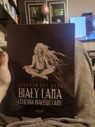 Biały Lama w ozdobnym etui