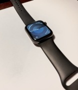 Apple Watch 10.5 A2008 series 4