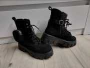 Botki zamszowe z kieszonką