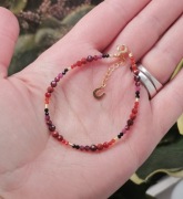 Bransoletka czakra podstawy kamienie granat turmalin karneol podkowa 