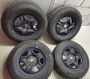 Koła 225/65 R17 zimowe SUV Nokian opony stan BDB CRV RAV4 Kia Hyundai Mazda
