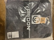 Buty i bluza robocza.