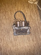 Jarzmo zacisk hamulcowy OE Lexus is200 przód prawy 2000r