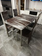 Stół kuchenny i krzesła 